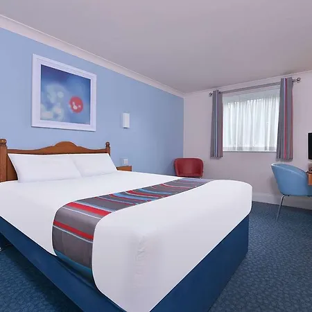 Отель Travelodge Hull Road 3*