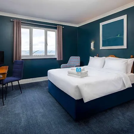 Отель Travelodge Hull Road 3*
