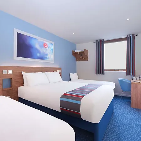 Отель Travelodge Hull Road 3*