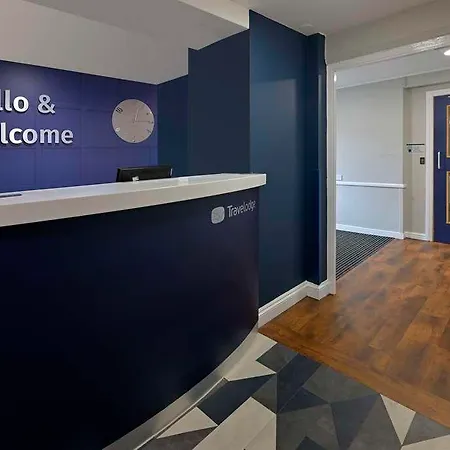 Travelodge Hull Road 3*