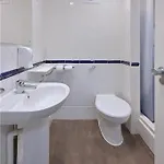 Travelodge Hull Road 3*